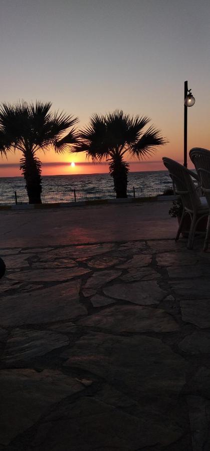 Ladies Beach Hotel Kusadasi Luaran gambar