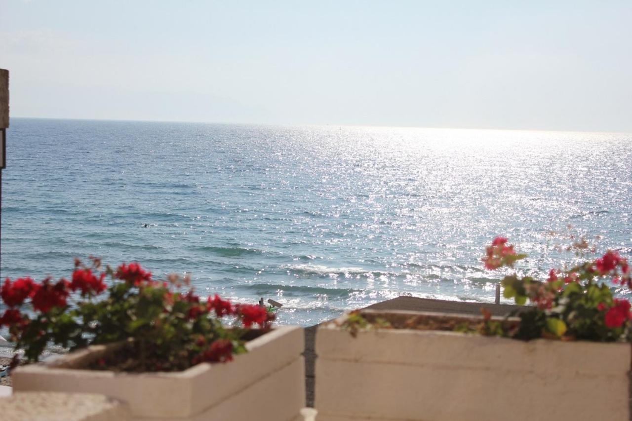 Ladies Beach Hotel Kusadasi Luaran gambar